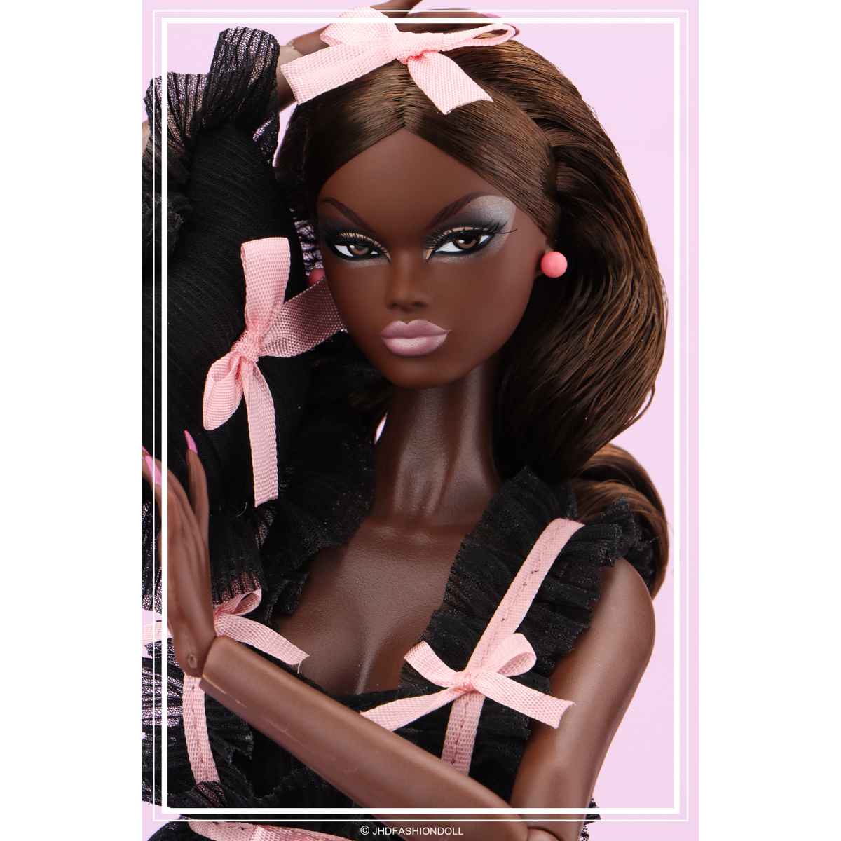 VALLEY OF THE DOLLS GIRLS' NIGHT: BLACK NIGHTGOWN ROM VIP UPGRADE DOLL