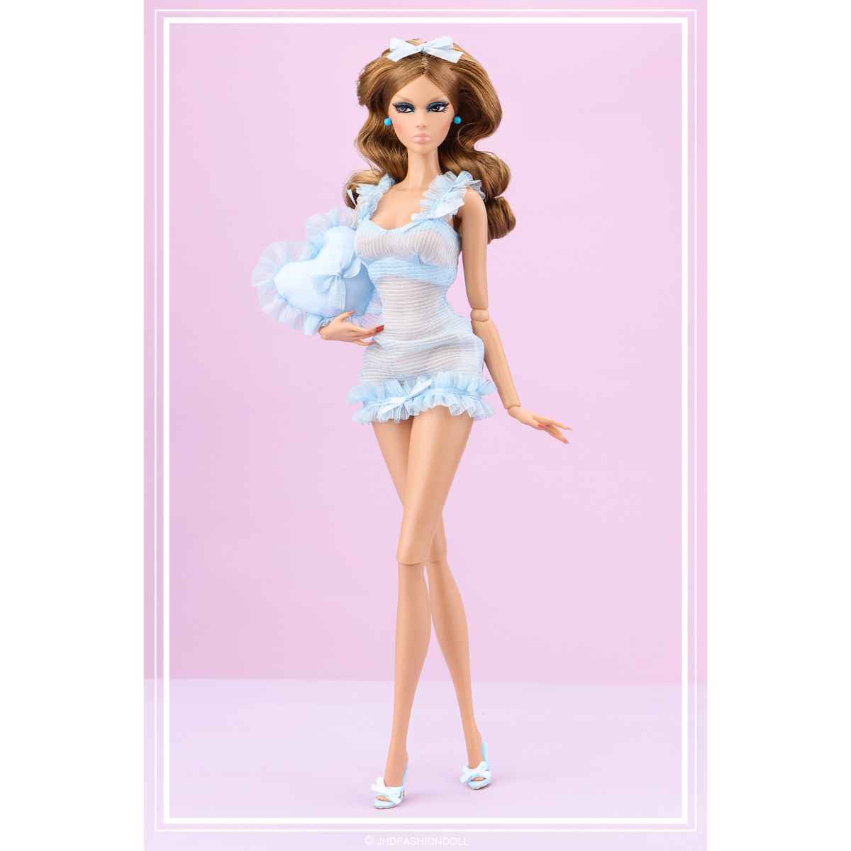 VALLEY OF THE DOLLS GIRLS' NIGHT: BLUE NIGHTGOWN CINDY VIP UPGRADE DOLL