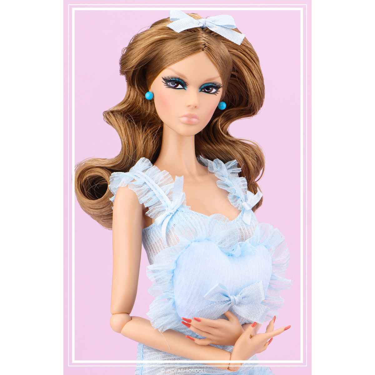 VALLEY OF THE DOLLS GIRLS' NIGHT: BLUE NIGHTGOWN CINDY VIP UPGRADE DOLL