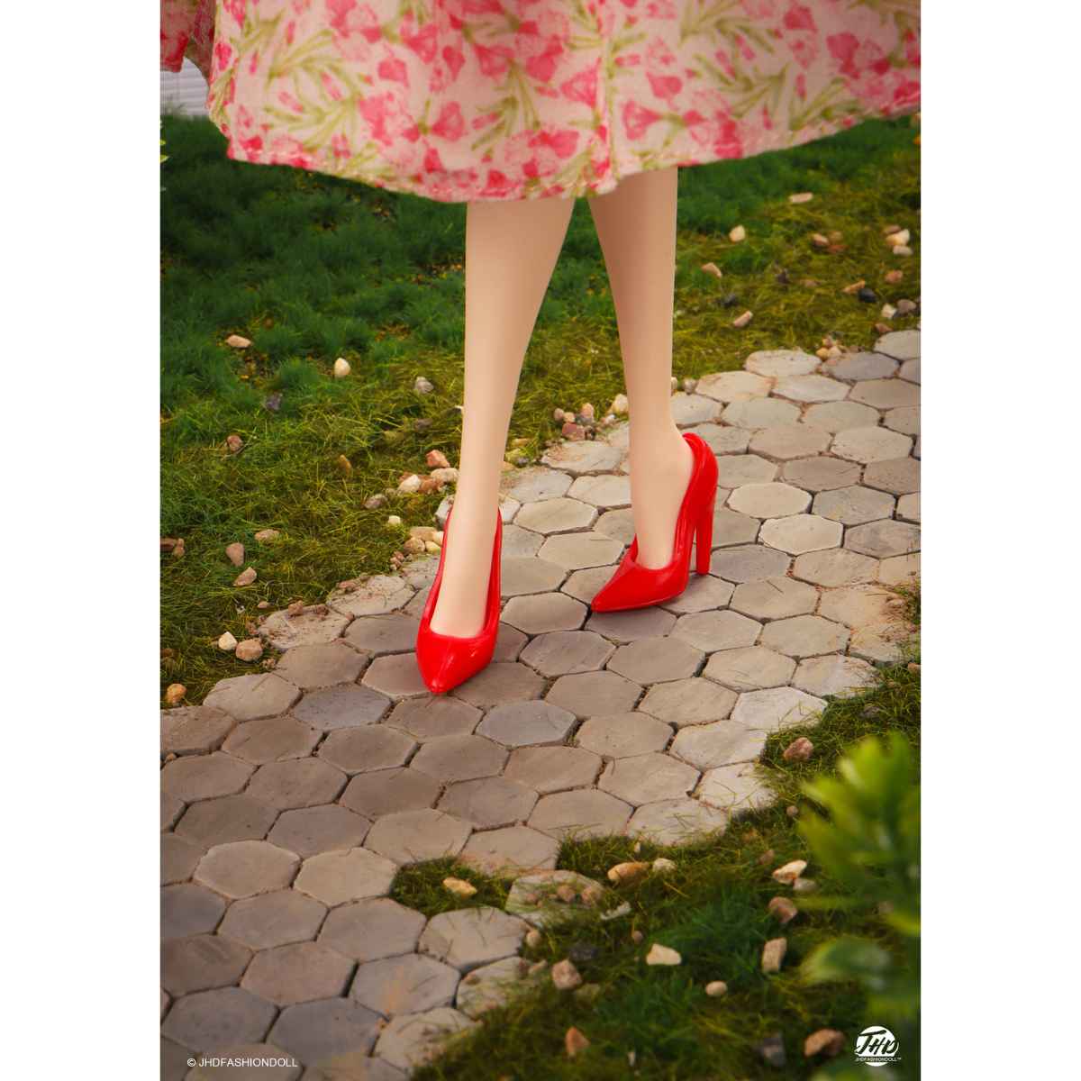 JHDFASHIONDOLL MaryMacy – Valley of the Dolls: Garden Party Gift Set 'Pink Blossoms' Doll VD2504 - Simon's Collectibles, UK