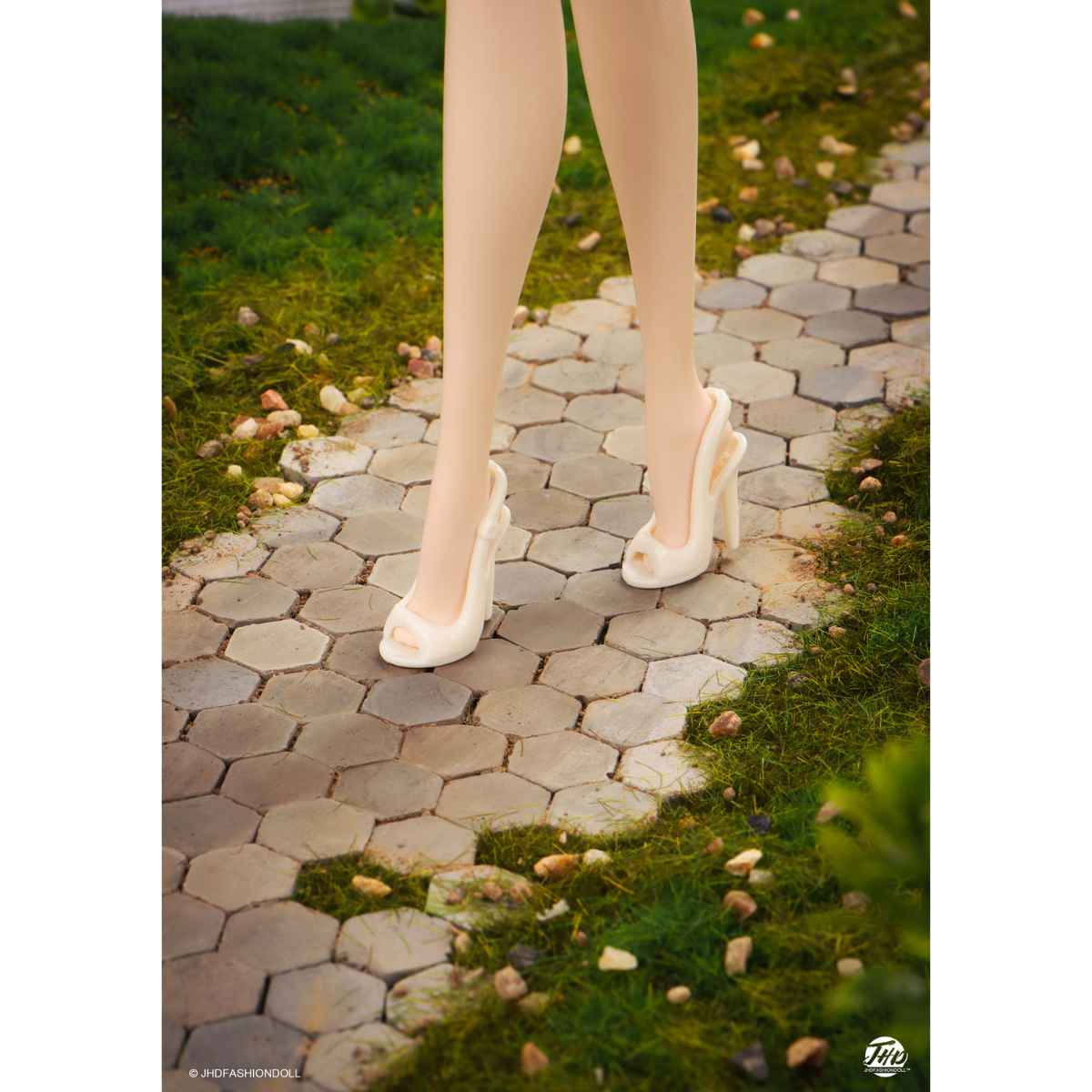 JHDFASHIONDOLL MaryMacy – Valley of the Dolls: Garden Party Gift Set 'Pink Blossoms' Doll VD2504 - Simon's Collectibles, UK