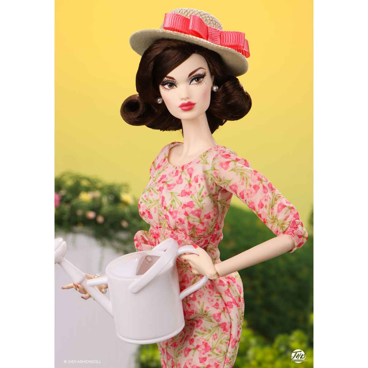 JHDFASHIONDOLL MaryMacy – Valley of the Dolls: Garden Party Gift Set 'Pink Blossoms' Doll VD2504 - Simon's Collectibles, UK