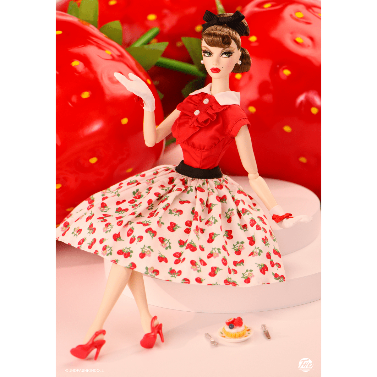 VIP VD2508 – Valley of the Dolls: Strawberry Pie Doll JHD VIP Club Exclusive - Simon's Collectibles, UK