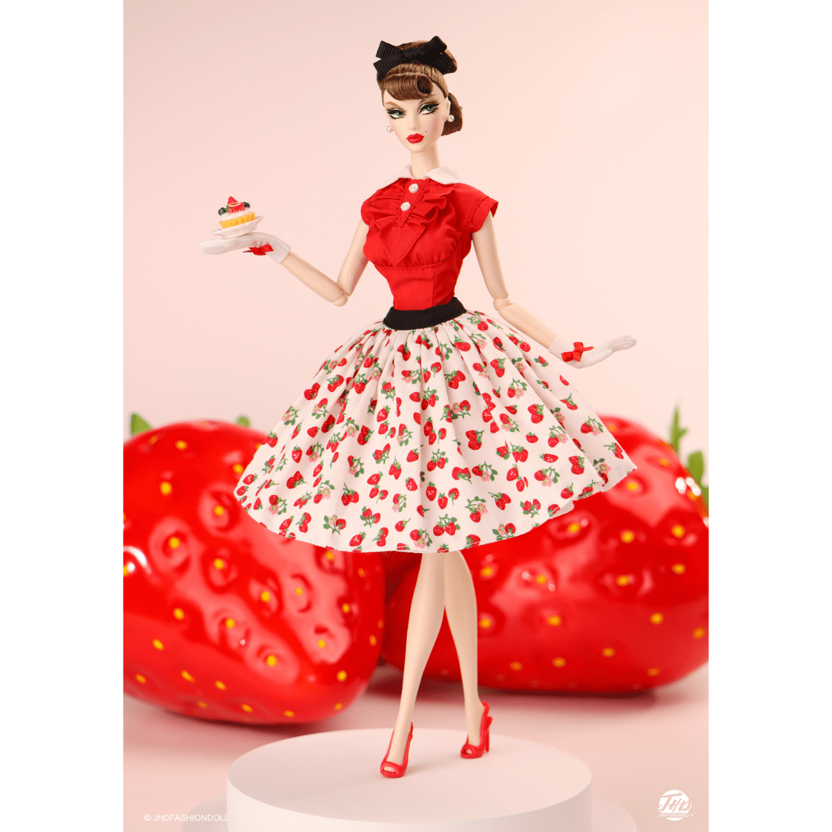VIP VD2508 – Valley of the Dolls: Strawberry Pie Doll JHD VIP Club Exclusive - Simon's Collectibles, UK