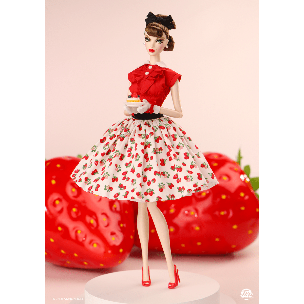 VIP VD2508 – Valley of the Dolls: Strawberry Pie Doll JHD VIP Club Exclusive - Simon's Collectibles, UK